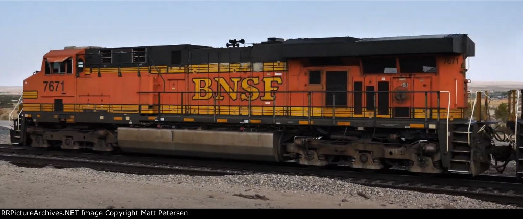 BNSF 7671